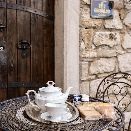 Gesualdo Suites 3* Gesualdo