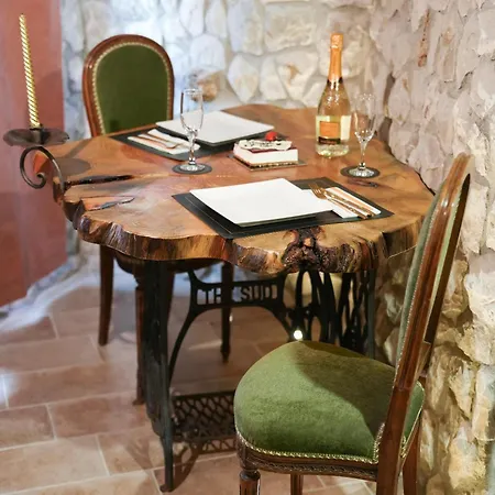 Pensión Gesualdo Suites